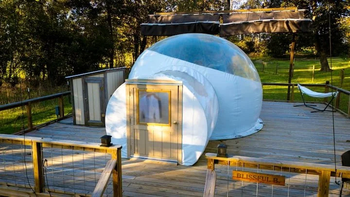 Luxury bubble retreat in nature